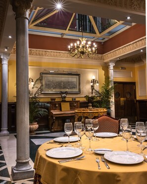 Spanish cuisine - Hotel Reina Cristina (Granada)