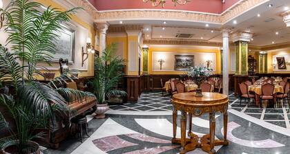 Hotel Reina Cristina
