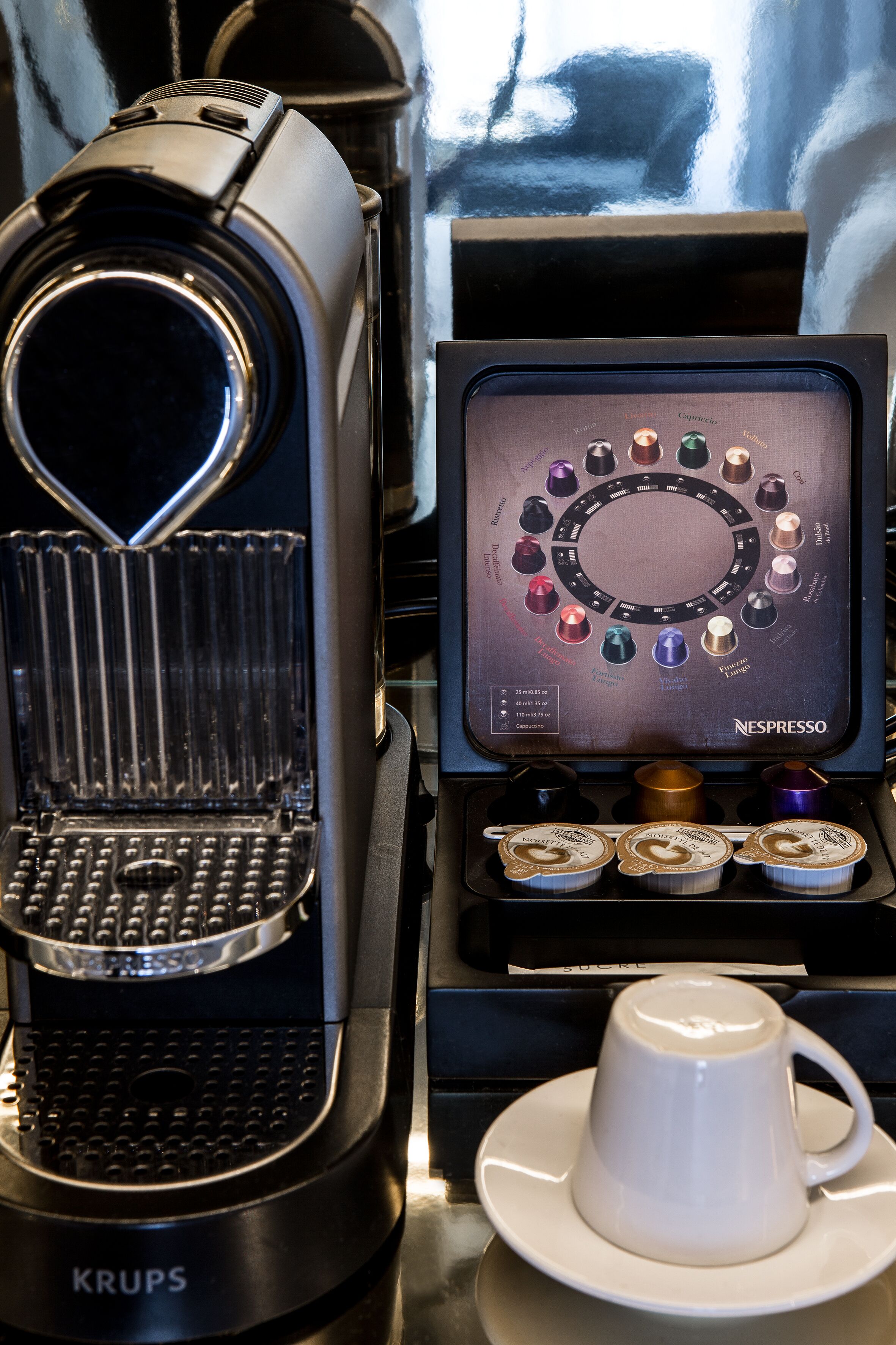 cosy single room | coffee and/or coffee maker