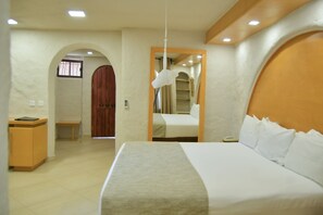 Family Room, Multiple Beds | 1 bedroom, Egyptian cotton sheets, premium bedding, down comforters
