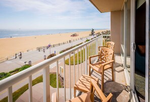 View from room - Hampton Inn Virginia Beach-Oceanfront North (Virginia Beach)