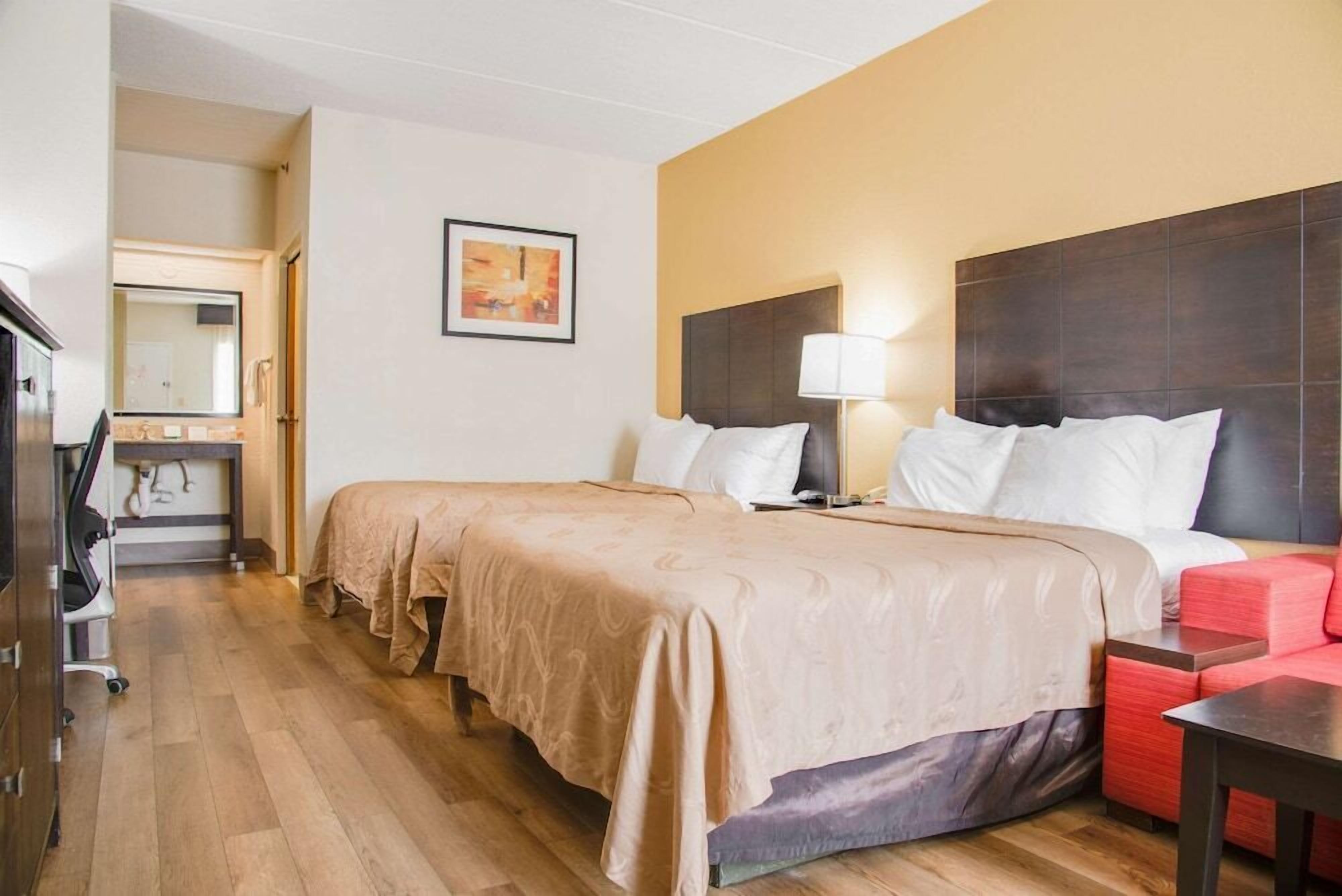 In-room safe, desk, iron/ironing board, free WiFi