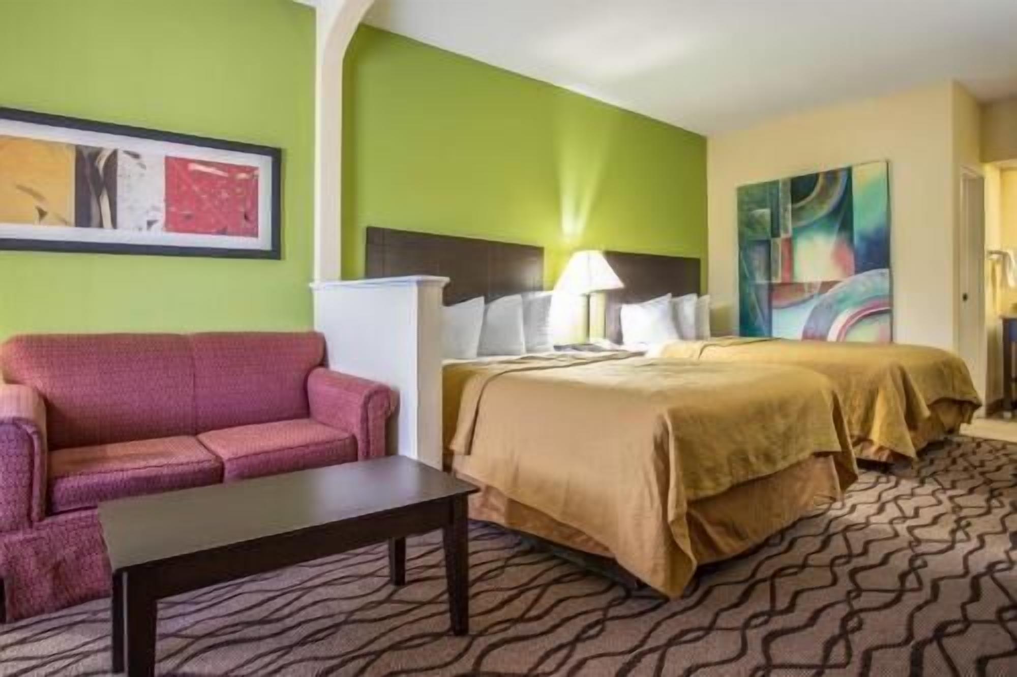 In-room safe, desk, iron/ironing board, free WiFi