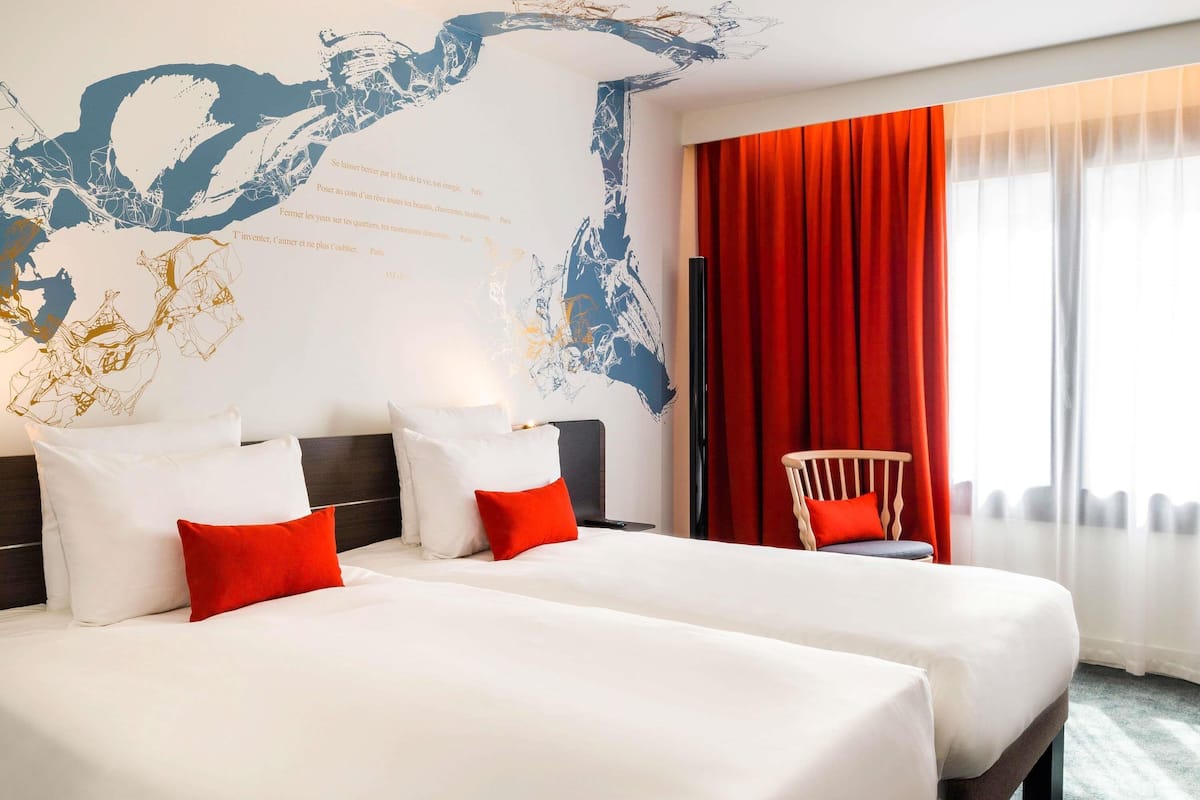 Habitación ejecutiva con 2 camas individuales, 2 camas individuales | Minibar, caja de seguridad en la habitación y escritorio