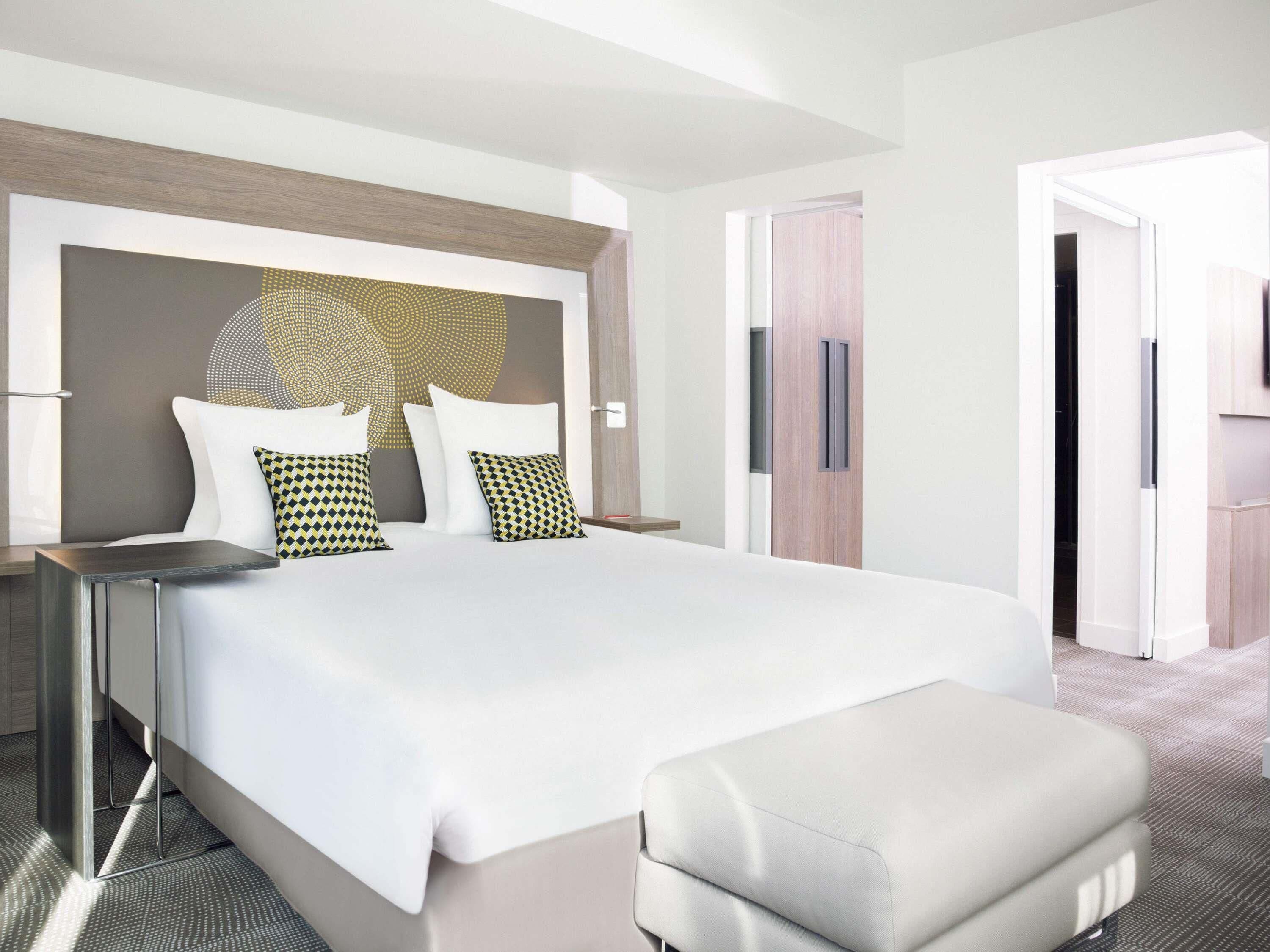 套房, 1 张大床和 1 张沙发床 | 迷你吧、客房内保险箱、办公桌、隔音