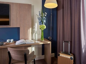 Executive Room, 1 Queen Bed with Sofa bed