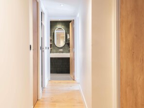 Minibar, in-room safe, desk, soundproofing - Novotel Paris Les Halles (Paris)