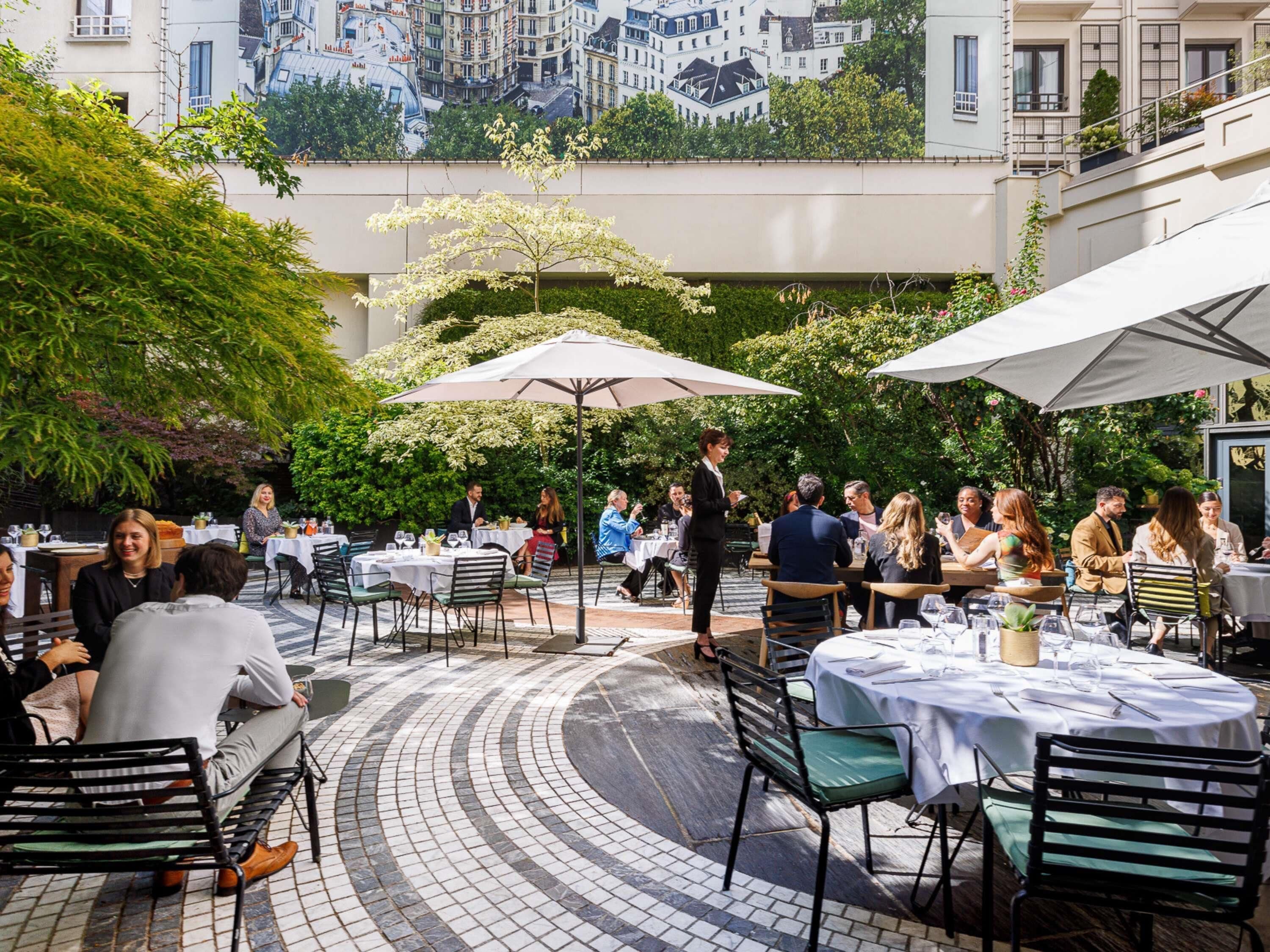 breakfast, lunch, dinner served; french cuisine