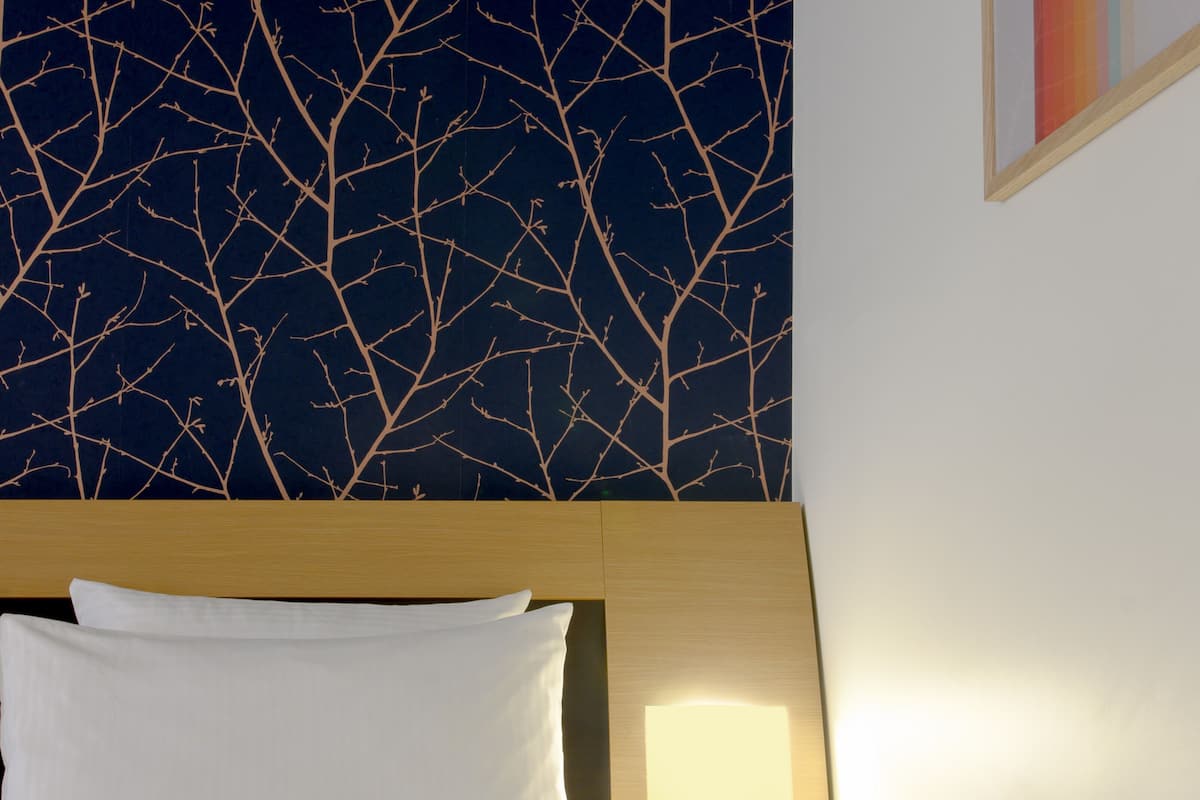 classic room, 1 queen bed with sofa bed | minibar, in-room safe, desk, soundproofing