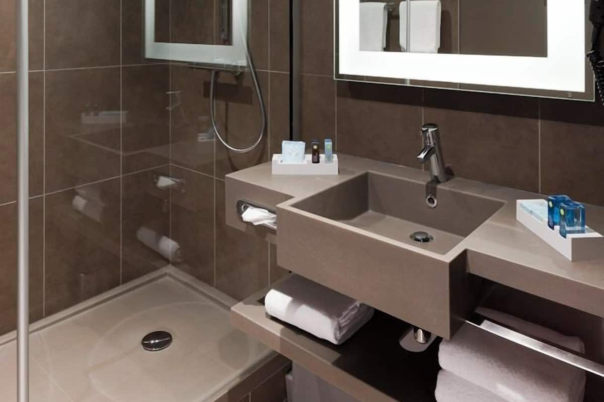 Çevre dostu banyo/kozmetik ürünleri, saç kurutma makinesi, havlu, sabun