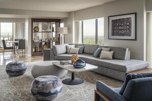 Premium bedding, in-room safe, individually decorated - Hyatt Regency Grand Cypress (Orlando)