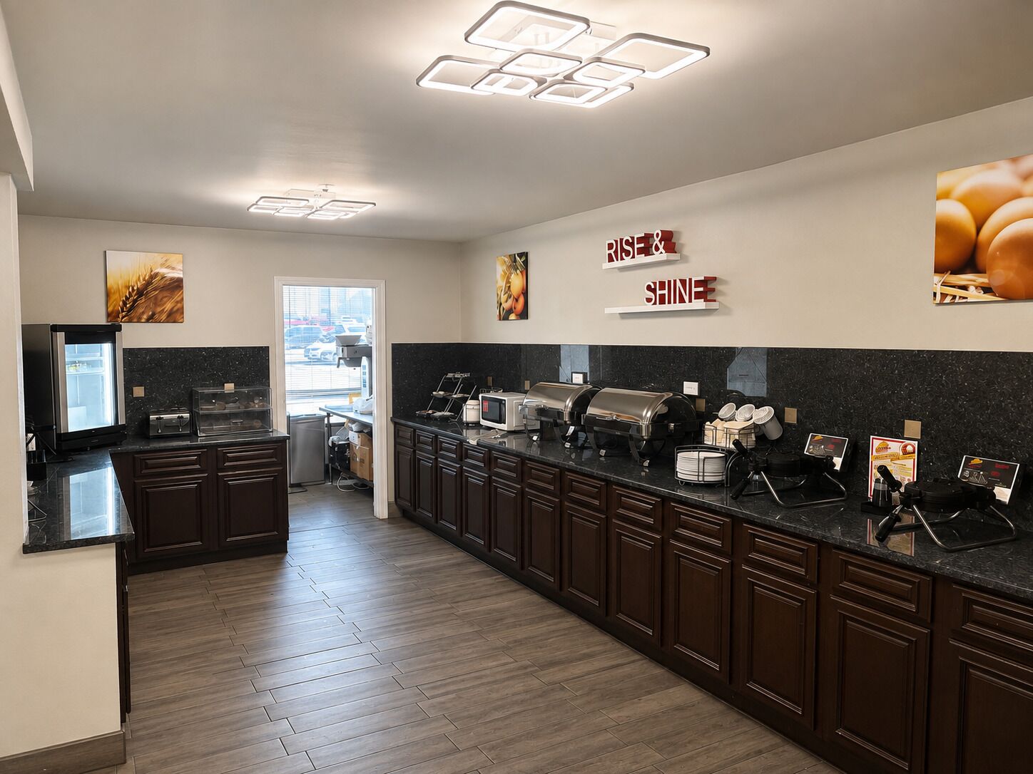 Free daily continental breakfast 