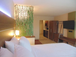 Suite, 1 King Bed, Non Smoking