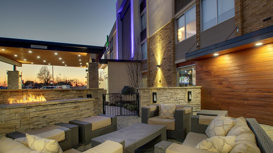 Holiday Inn Express & Suites Wapakoneta by IHG