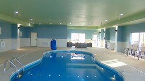 Indoor pool, sun loungers