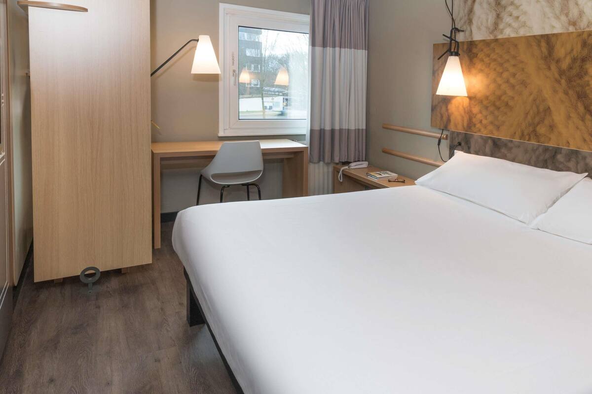 Standard Room, 1 Double Bed (Sweet) | Premium bedding, desk, laptop workspace, blackout drapes
