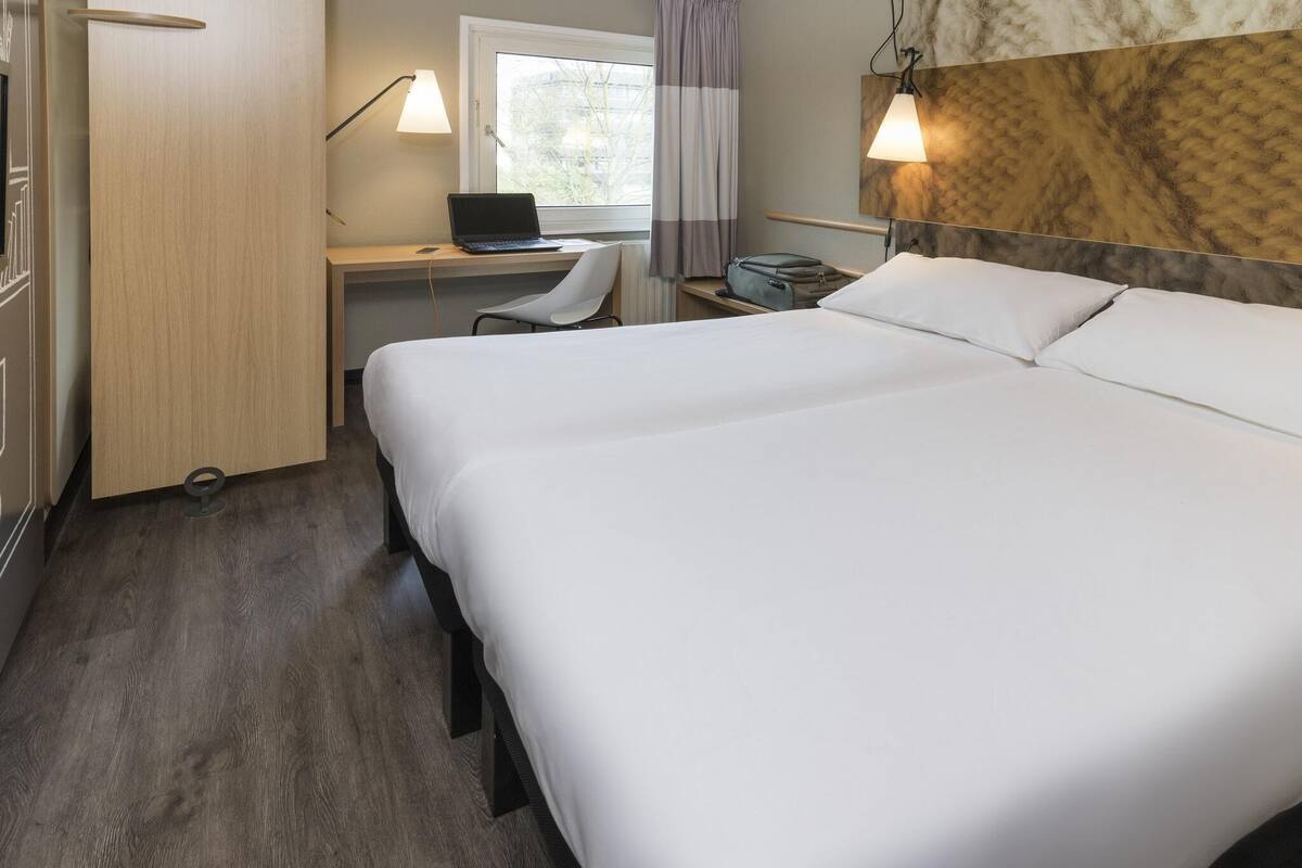 Standard Room, 2 Twin Beds (Sweet) | Premium bedding, desk, laptop workspace, blackout drapes