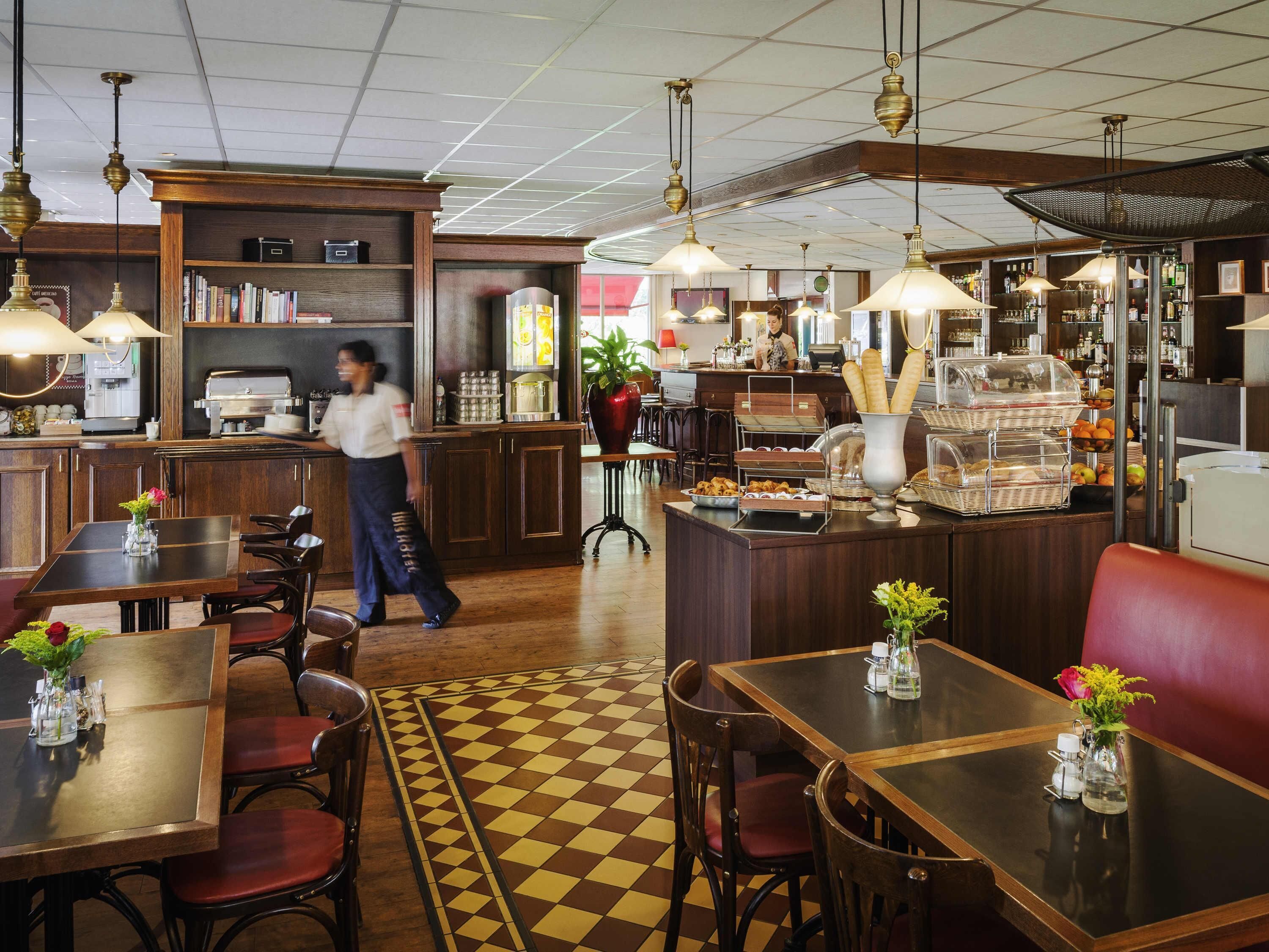 Café da manhã com buffet todos os dias mediante uma taxa