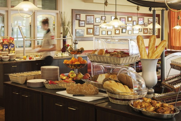 Daily buffet breakfast for a fee