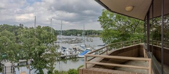 Solomons Inn Resort & Marina
