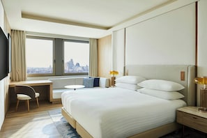 Minibar, una cassaforte in camera, una scrivania, postazione laptop