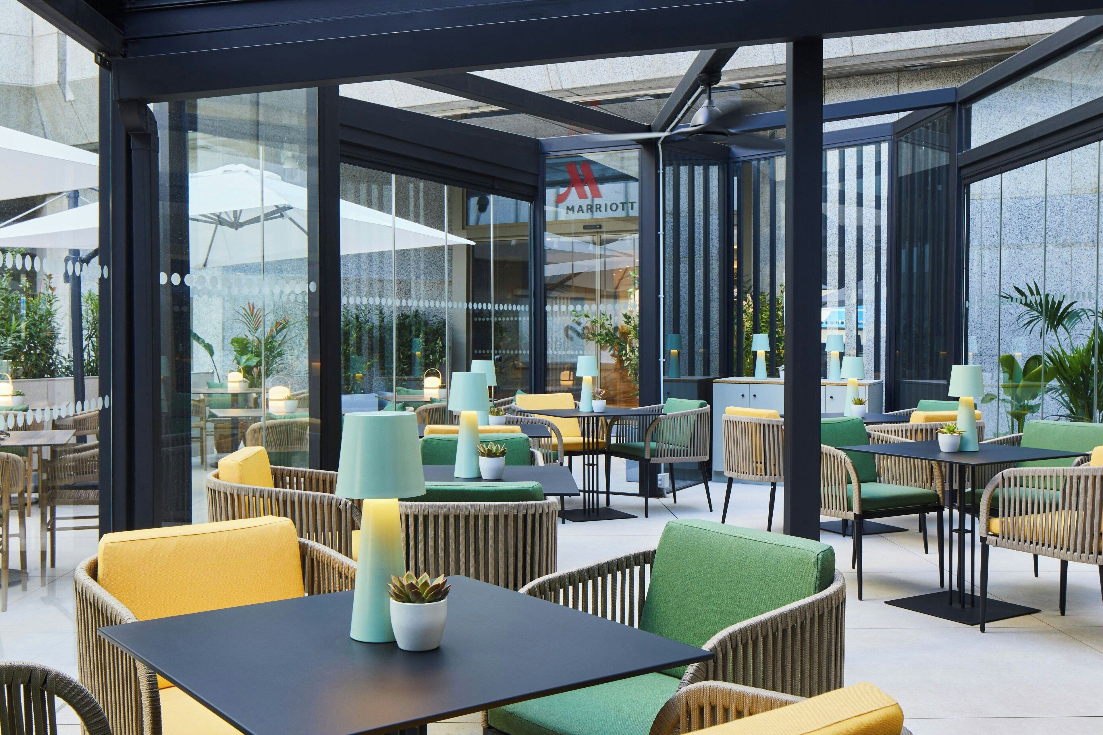 Déjeuner et dîner servis sur place, spécialités Cuisine espagnole