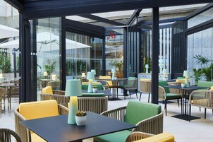 Lunch and dinner served, Spanish cuisine