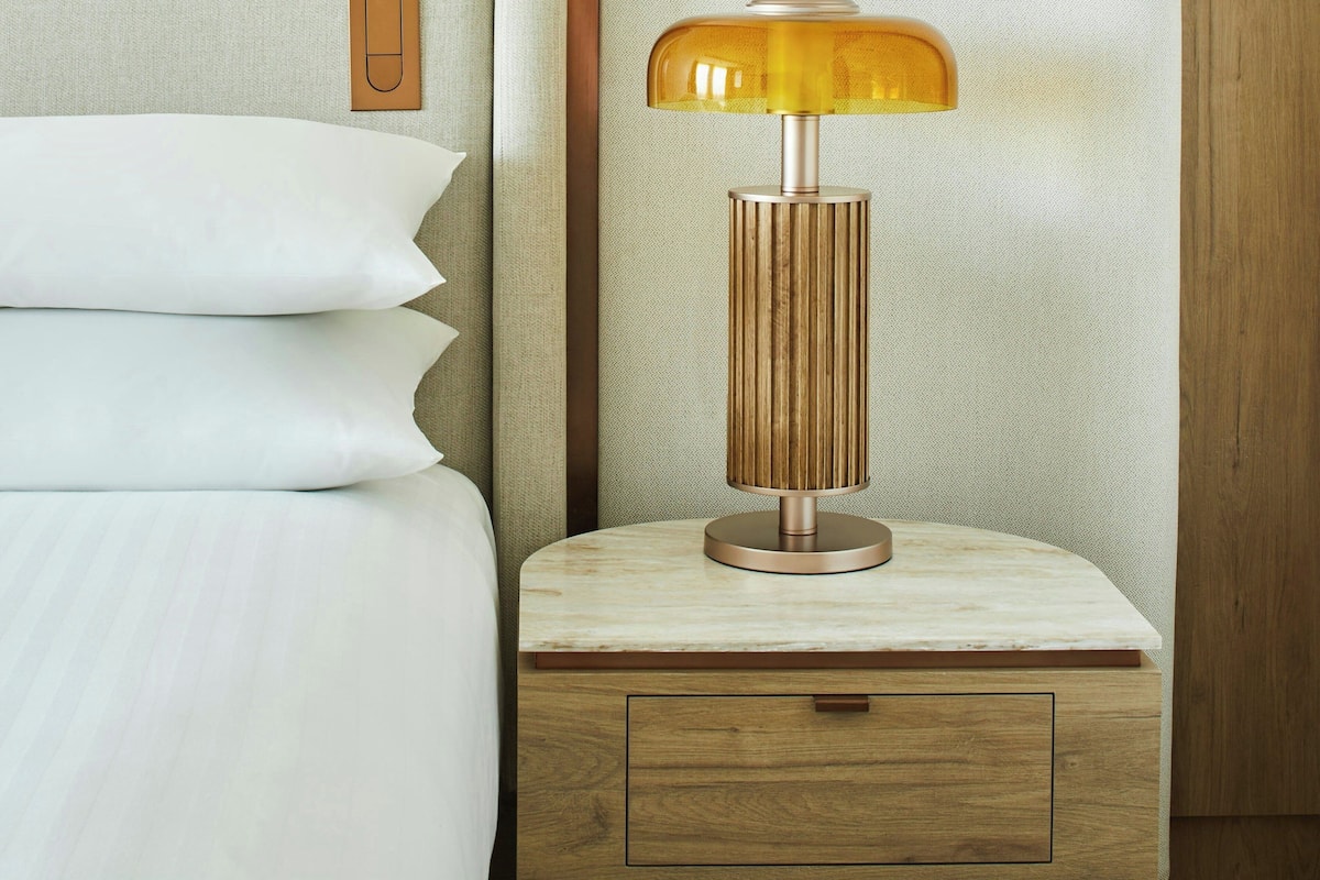 Minibar, in-room safe, desk, laptop workspace