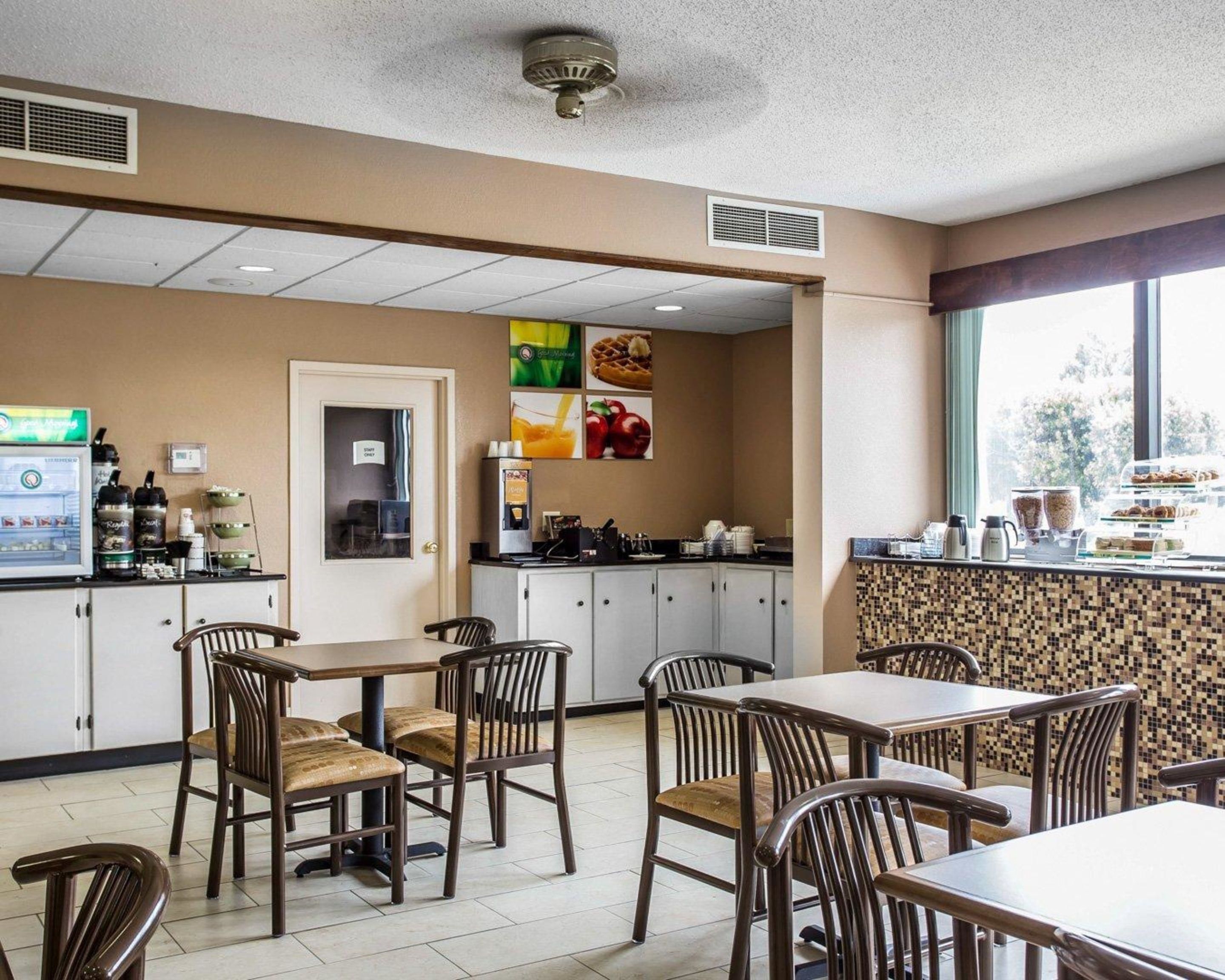 Desayuno bufé gratuito