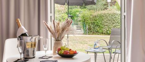 Superior Room, Terrace | Blackout drapes, soundproofing, iron/ironing board, free WiFi