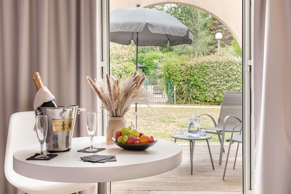 Superior Room, Terrace | Blackout drapes, soundproofing, iron/ironing board, free WiFi