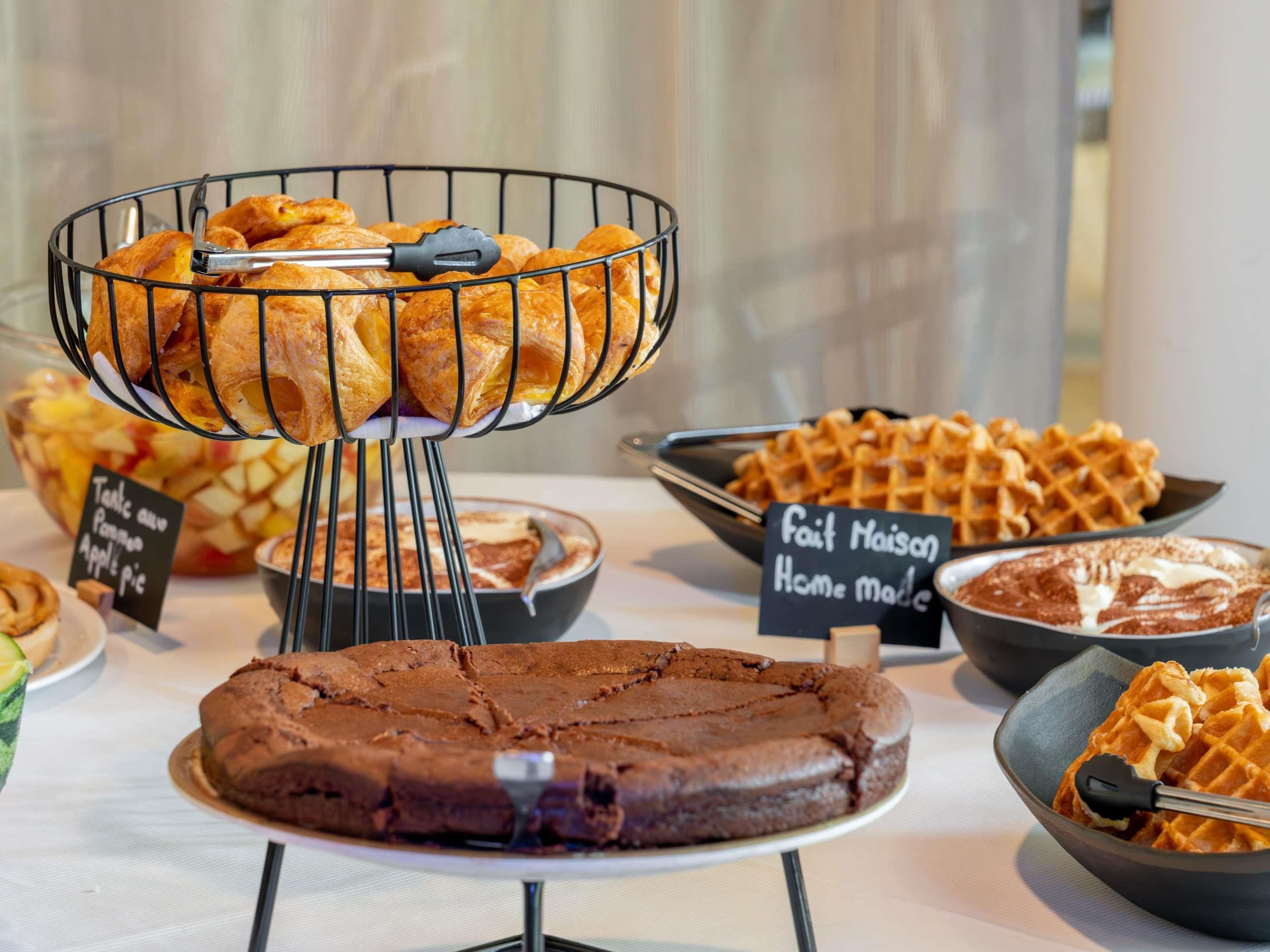 Lunsj og middag serveres