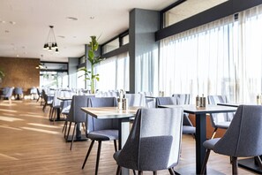 Daily buffet breakfast for a fee - ACHAT Hotel Braunschweig (Braunschweig)
