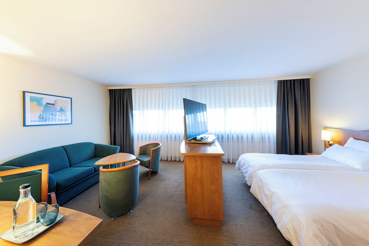 Superior Triple Room | Hypo-allergenic bedding available, desk, blackout drapes, soundproofing