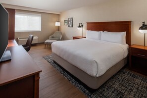 Premium bedding, pillowtop beds, in-room safe, desk - Four Points by Sheraton Bellingham Hotel & Conference Center (Bellingham)