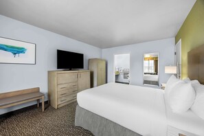 Habitación estándar, 1 cama de matrimonio, accesible para personas con discapacidad | 1 dormitorio, cortinas opacas, tabla de planchar con plancha