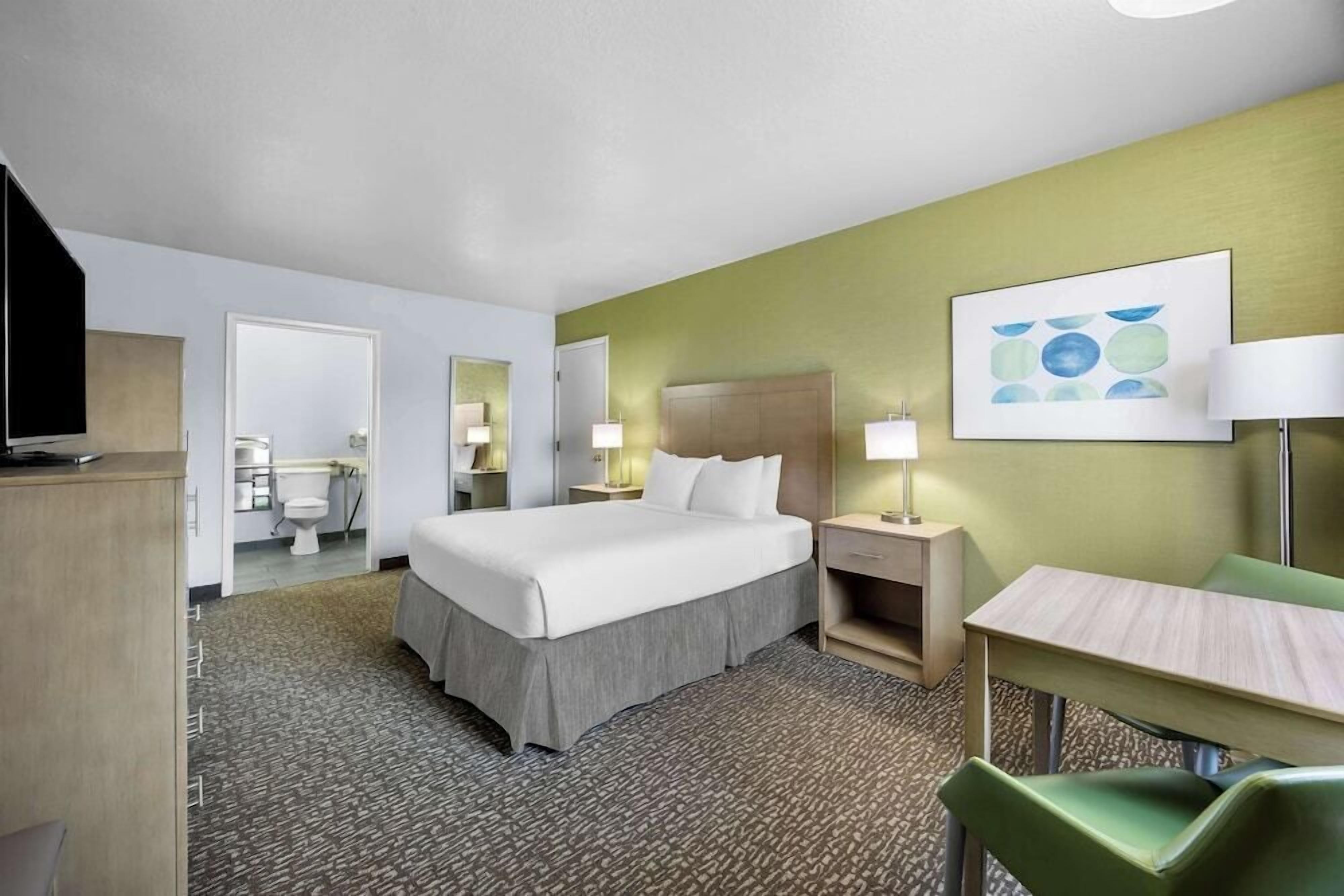 Blackout drapes, iron/ironing board, free WiFi, bed sheets