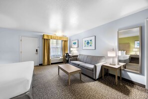 Suite, 1 King-Bett, Nichtraucher (with Sofabed) | Verdunkelungsvorhänge, Bügeleisen/Bügelbrett, Zustellbetten