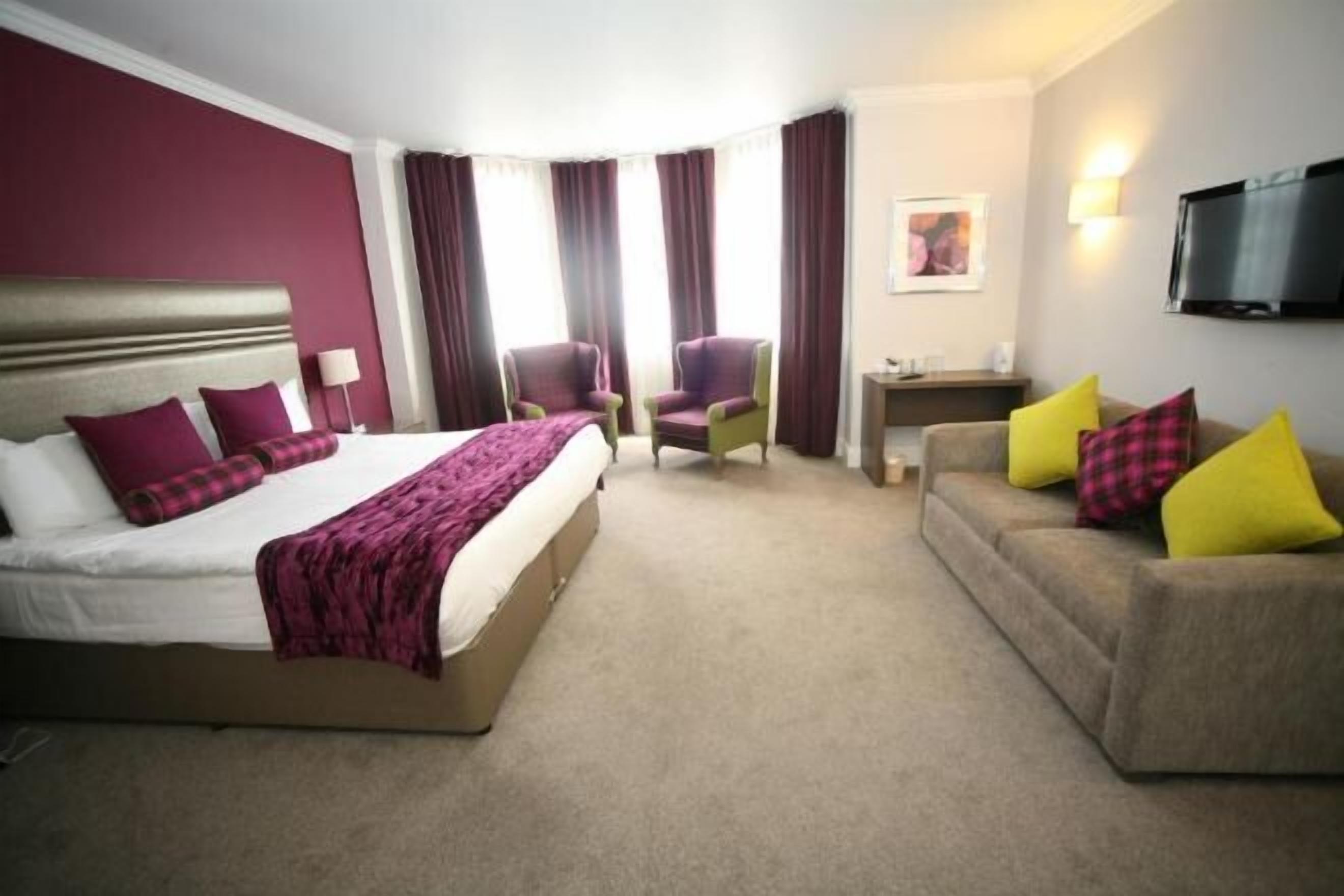 Desk, iron/ironing board, free WiFi, bed sheets