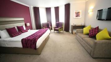 Escrivaninha, ferros/tábuas de passar roupa, Wi-Fi de cortesia