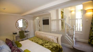 Suite, 1 Double Bed, Non Smoking (View) | 1 bedroom, desk, iron/ironing board, free WiFi