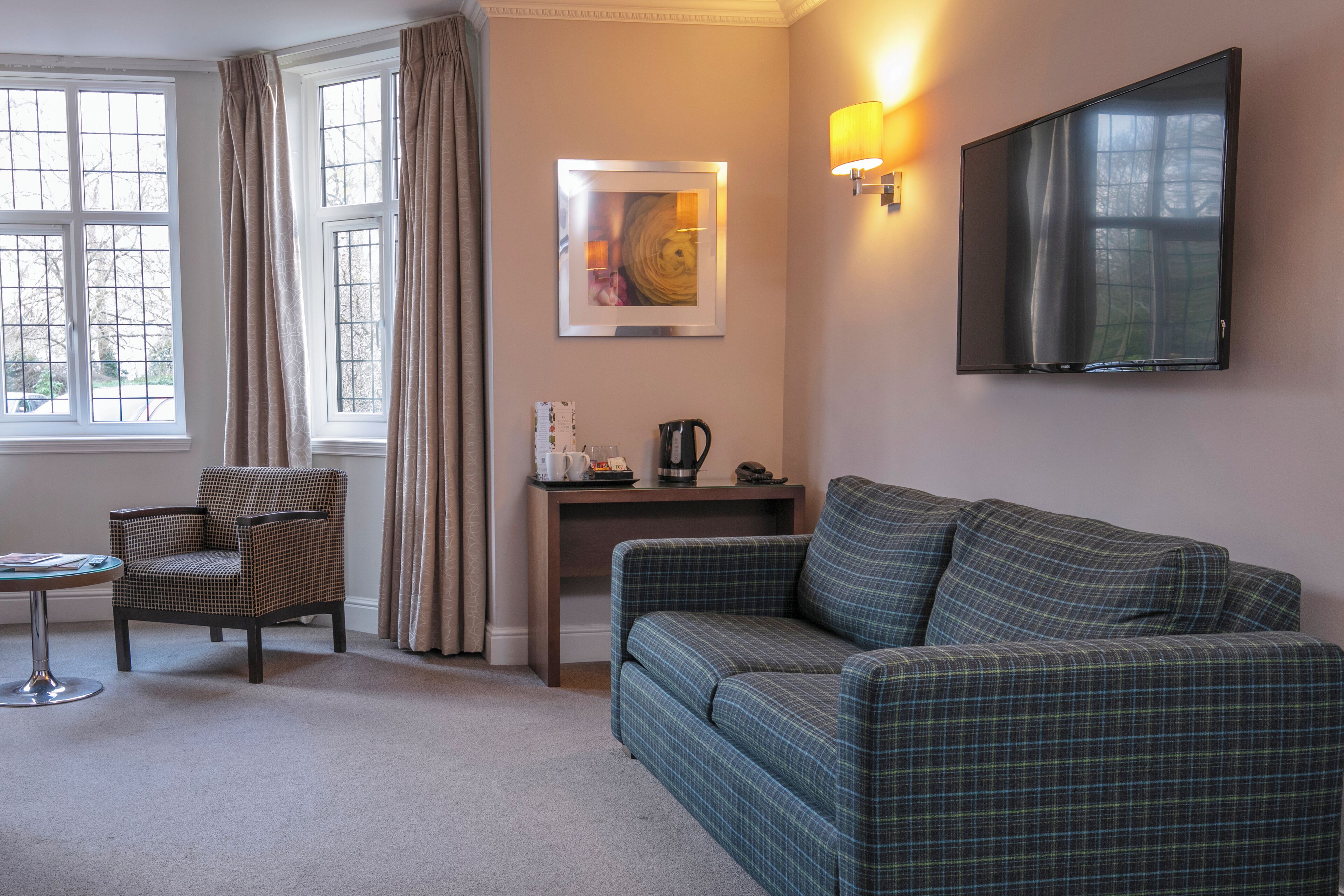 superior room, 1 double bed, non smoking (converts to 2 twin beds) | 1 bedroom, desk, iron/ironing board, free wifi