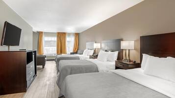 Suite, flere senger, ikke-røyk | Skrivebord, skrivebord for bærbar PC og strykejern/-brett