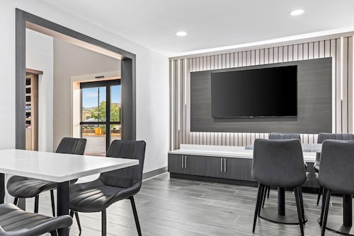 Super 8 by Wyndham Athens