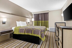 Standard Room, 1 Queen Bed, Non Smoking | Desk, free cribs/infant beds, free WiFi, bed sheets