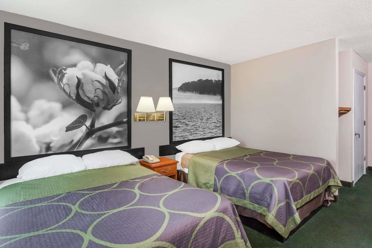 Desk, free cribs/infant beds, free WiFi, bed sheets