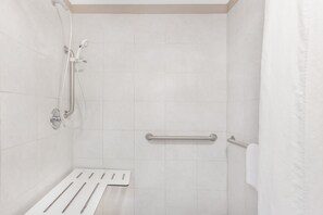Ducha, artículos de tocador gratuitos, secador de pelo, toallas