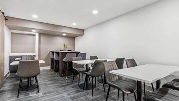 Tägliches inbegriffenes Frühstück zur Selbstbedienung