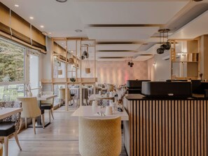 Daily buffet breakfast (EUR 20 per person)