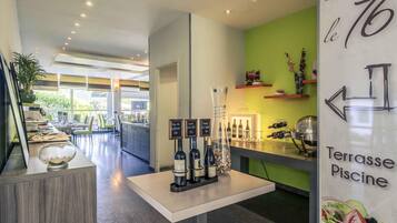 Breakfast, lunch, dinner served; French cuisine